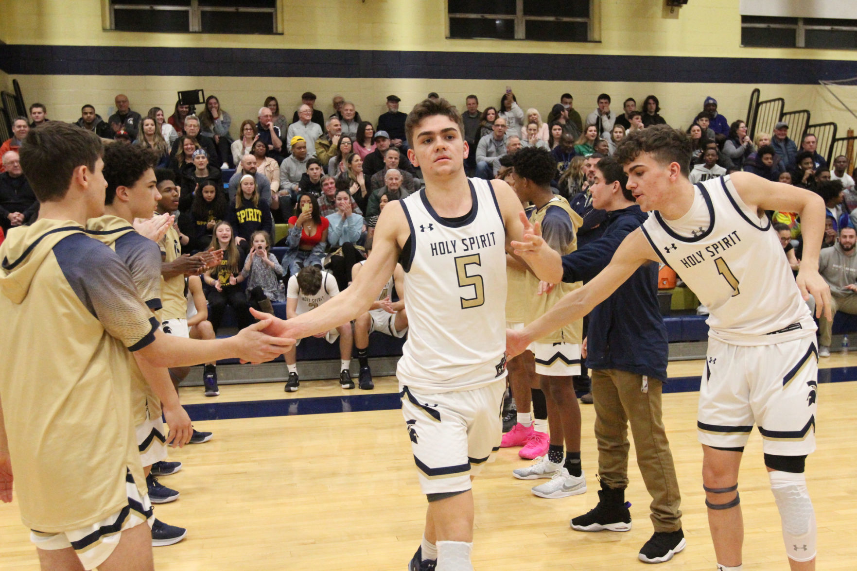 Holy Spirit Mainalnd boys basketball